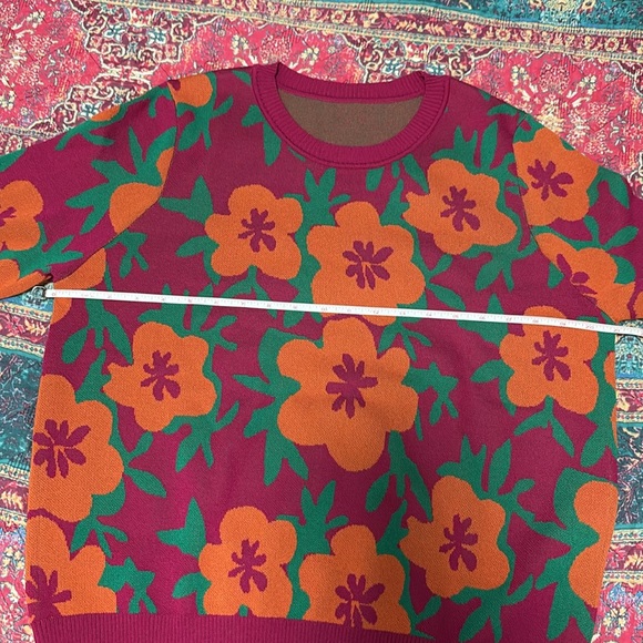 Floral Short Sleeve Sweater - Picture 7 of 8